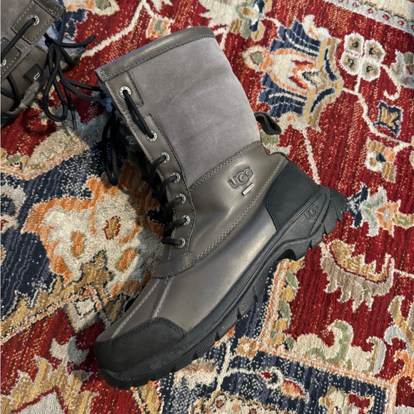 UGG Butte Boots Leather Waterproof Sheepskin Vibram Sole Men’s Size 7.5 Gray - Picture 4 of 16